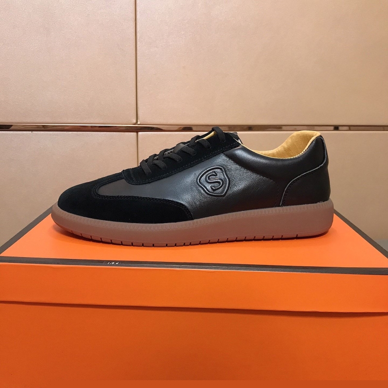 G*u*i casual shoes